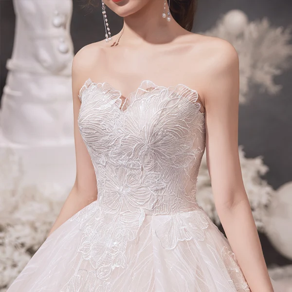 Charming Ivory Wedding Dresses 2020 Ball Gown Strapless Sequins Lace Flower Sleeveless Backless Royal Train