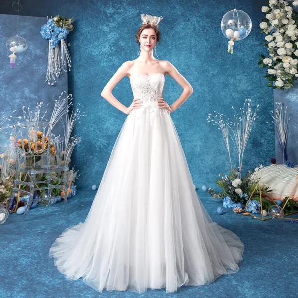 Abordable Ivoire Robe De Mariée 2020 Princesse Bustier En Dentelle Fleur Sans Manches Dos Nu Train De Balayage