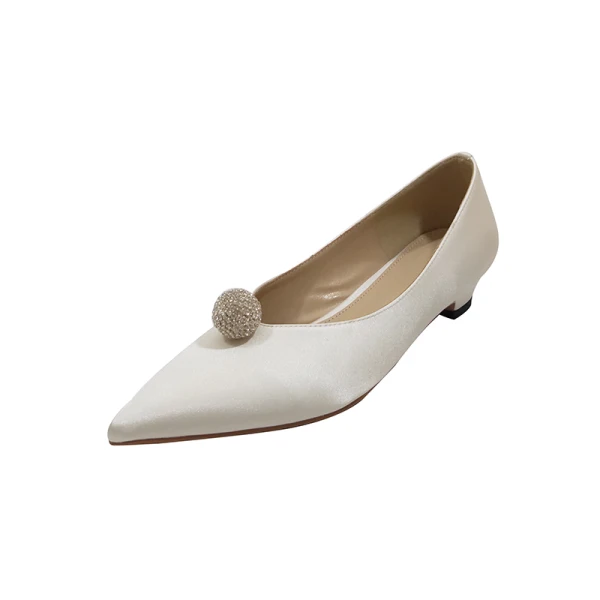 Elegant Ivory Satin Wedding Shoes 2020 Leather Rhinestone 3 cm Low Heel Pointed Toe Wedding Pumps