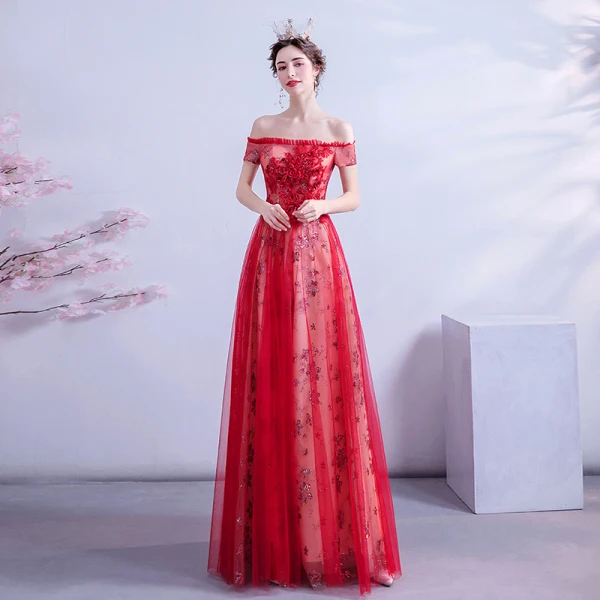 Charmant Rot Abendkleider 2020 A Linie Off Shoulder Pailletten Spitze Blumen Kurze Ärmel Rückenfreies Lange Festliche Kleider
