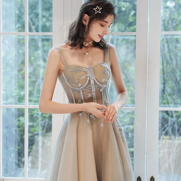 Charmant Champagne Robe De Soirée 2020 Princesse Bretelles Spaghetti Perlage En Dentelle Fleur Sans Manches Dos Nu Longue Robe De Ceremonie