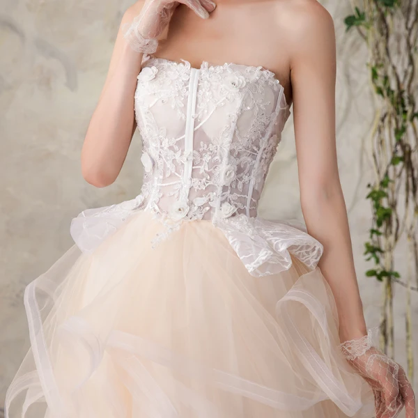 Schöne Champagner Brautkleider 2018 Ballkleid Mit Spitze Pailletten Organza Fallende Rüsche Bandeau Ärmellos Rückenfreies Kathedrale Schleppe Hochzeit