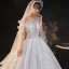 Luxus / Herrlich Weiß Spitze Brautkleider / Hochzeitskleider 2020 Ballkleid Bandeau Perlenstickerei Pailletten Ärmellos Rückenfreies Königliche Schleppe