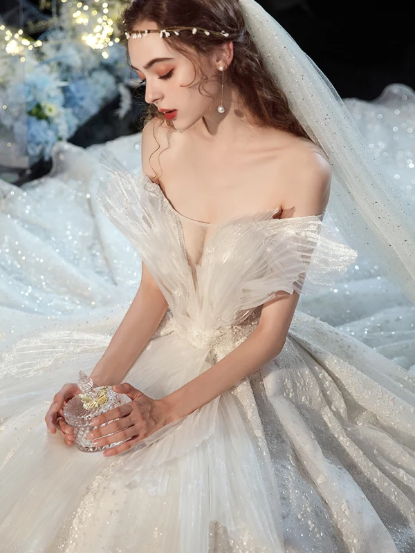 Luxury / Gorgeous Charming Champagne Wedding Dresses 2020 Ball Gown Ruffle Strapless Lace Sequins Short Sleeve Backless Royal Train