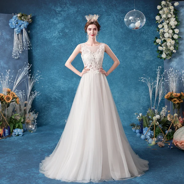 Affordable Ivory Wedding Dresses 2020 A-Line / Princess Scoop Neck Lace Flower Sleeveless Sweep Train