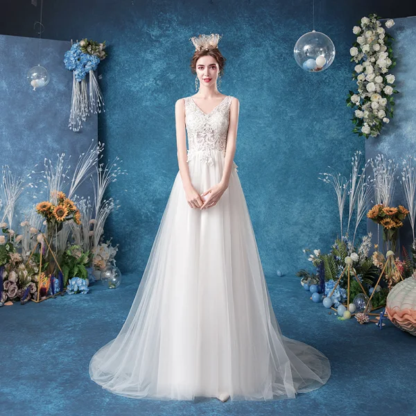 Élégant Ivoire Robe De Mariée 2020 Princesse V-Cou En Dentelle Fleur Sans Manches Dos Nu Train De Balayage
