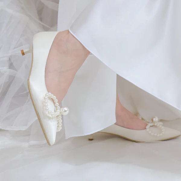 Elegant Ivory Pearl Bow Wedding Shoes 2020 3 cm Stiletto Heels Low Heel Pointed Toe Wedding Pumps