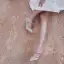 Glittrande Charmig Champagne Brudskor 2020 Läder Rhinestone Pärla 8 cm Stilettklackar Spetsiga Bröllop Pumps
