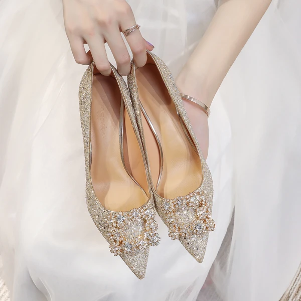 Glittrande Guld Rhinestone Paljetter Brudskor 2020 Läder 8 cm Stilettklackar Spetsiga Bröllop Pumps