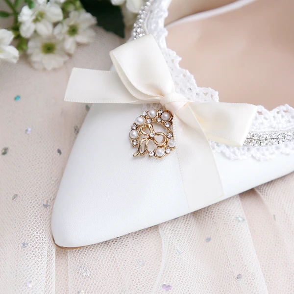 Élégant Blanche En Dentelle Faux Diamant Chaussure De Mariée 2020 Bride Cheville 9 cm Talons Aiguilles À Bout Pointu Mariage Talons