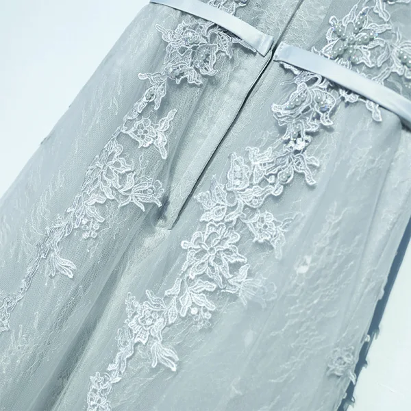 Elegant Wedding Party Dresses Bridesmaid Dresses 2017 Silver Lace Sash Flower Ruffle Zipper Up Tea-length Scoop Neck A-Line / Princess Sleeveless