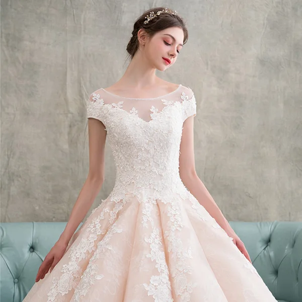 Elegant Champagne Wedding Dresses 2018 Ball Gown Appliques Lace Scoop Neck Short Sleeve Floor-Length / Long Wedding