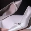 Elegante Ivory / Creme Satin Perle Brautschuhe 2021 8 cm Stilettos Hochhackige Spitzschuh Hochzeit Pumps