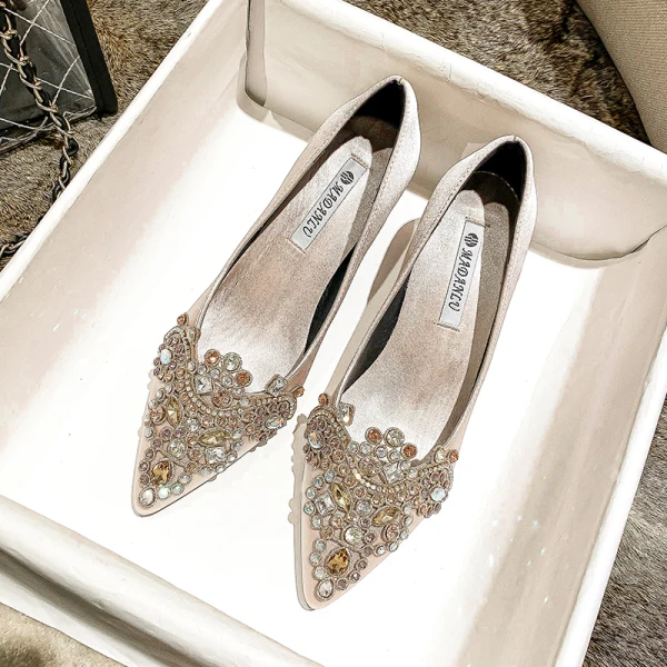 Charming Red Rhinestone Satin Wedding Shoes 2021 7 cm Thick Heels Pointed Toe Wedding High Heels Pumps