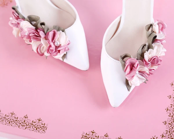 Chic / Beautiful White Outdoor / Garden Pearl Flower Womens Shoes 2021 Ankle Strap 9 cm Stiletto Heels Pointed Toe High Heels