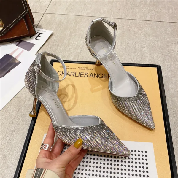Charmant Gold Abend Strass Sandalen Damen 2021 Knöchelriemen 7 cm Stilettos Spitzschuh Hochhackige