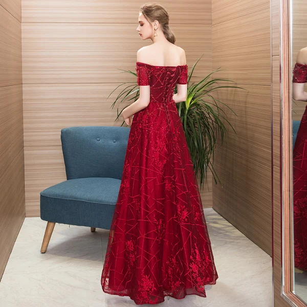 Modern / Fashion Burgundy Evening Dresses 2018 A-Line / Princess Beading Crystal Lace Flower Off-The-Shoulder Backless Short Sleeve Floor-Length / Long Formal Dresses