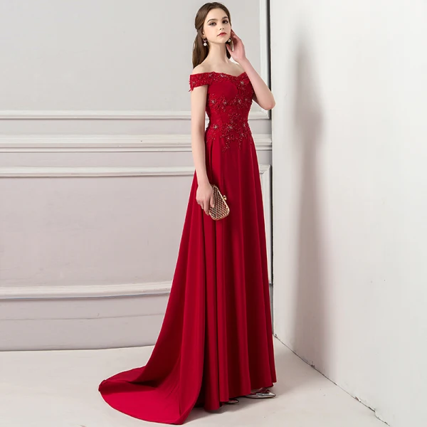 Schöne Burgunderrot Abendkleider 2018 A Linie Mit Spitze Perlenstickerei Perle Strass Off Shoulder Ärmellos Rückenfreies Sweep / Pinsel Zug Festliche Kleider
