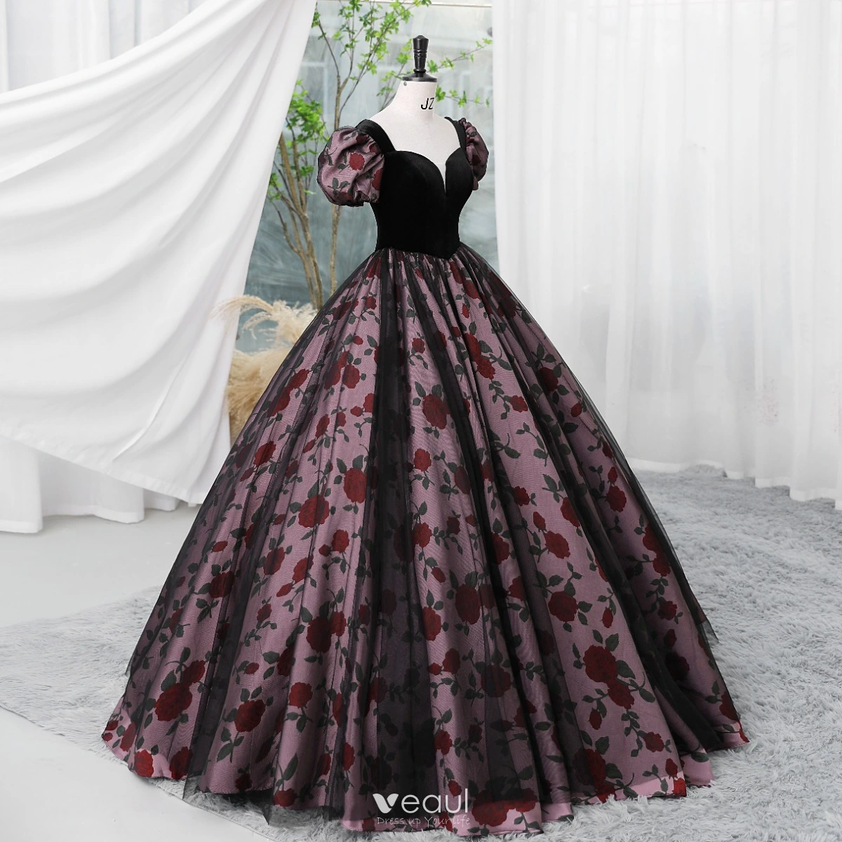 Black and red rose prom dress 2025