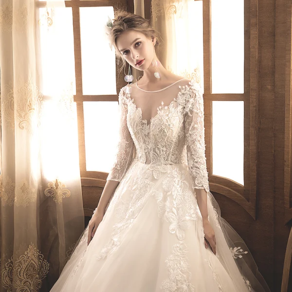 Chic / Belle Champagne Robe De Mariée 2018 Princesse En Dentelle Appliques Perlage Perle Faux Diamant Encolure Dégagée Dos Nu 3/4 Manches Longue Mariage