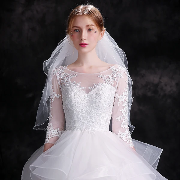 Elegante Weiß Brautkleider 2018 Ballkleid Applikationen Mit Spitze Fallende Rüsche Rundhalsausschnitt Rückenfreies 3/4 Ärmel Kapelle-Schleppe Hochzeit