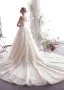 Élégant Champagne Robe De Mariée 2019 Princesse Encolure Dégagée Perlage En Dentelle Fleur Sans Manches Dos Nu Cathedral Train