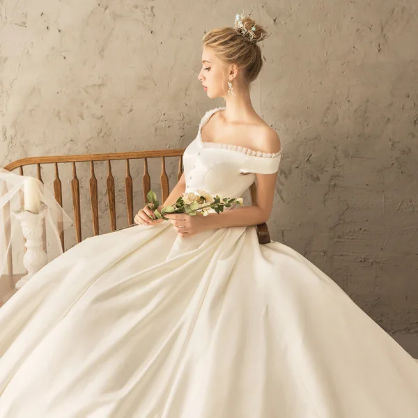 Elegant Ivory Wedding Dresses 2018 Ball Gown Buttons Off-The-Shoulder Backless Short Sleeve Cathedral Train Wedding