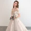 Eleganckie Szampan Suknie Ślubne 2018 Princessa Frezowanie Z Koronki Kwiat Aplikacje Przy Ramieniu Kótkie Rękawy Bez Pleców Trenem Katedra Ślub