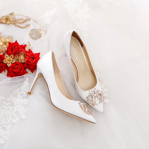 Elegant Ivory Silk Satin Rhinestone Wedding Shoes 2021 8 cm Stiletto Heels Pointed Toe Wedding Pumps High Heels
