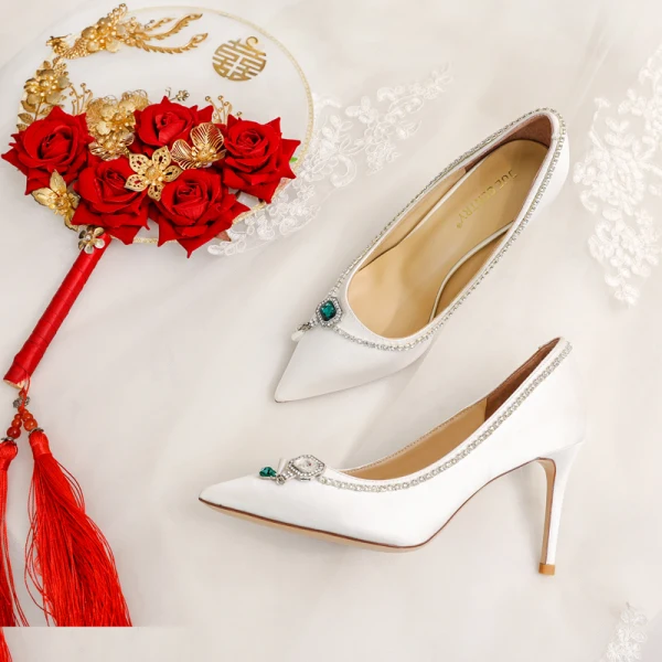Mode Ivoire Soie Satin Faux Diamant Chaussure De Mariée 2021 9 cm Talons Aiguilles À Bout Pointu Mariage Escarpins Talons Hauts