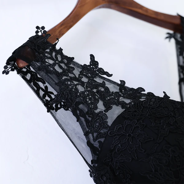 Chic / Beautiful Black Evening Dresses 2017 A-Line / Princess V-Neck Crossed Straps Tea-length Appliques Sleeveless Lace Tulle Evening Party
