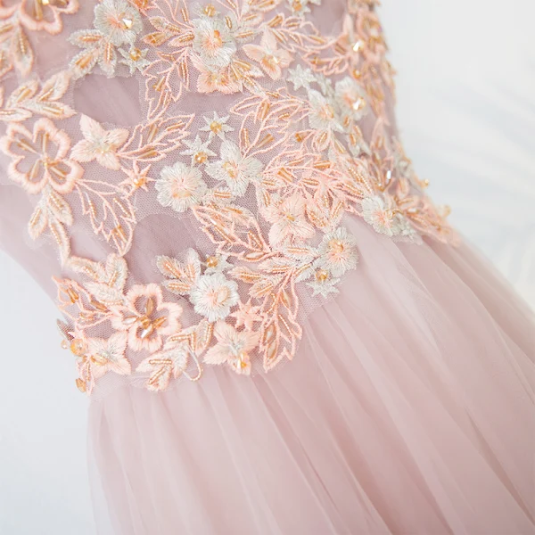 Chic / Beautiful Champagne Bridesmaid Dresses 2017 A-Line / Princess V-Neck Sleeveless Crossed Straps Appliques Beading Lace Tulle Bridesmaid Tea-length