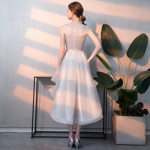 Chic / Belle Argenté Robe De Cocktail 2018 Princesse Perlage Paillettes Noeud Encolure Dégagée Sans Manches Asymétrique Robe De Ceremonie