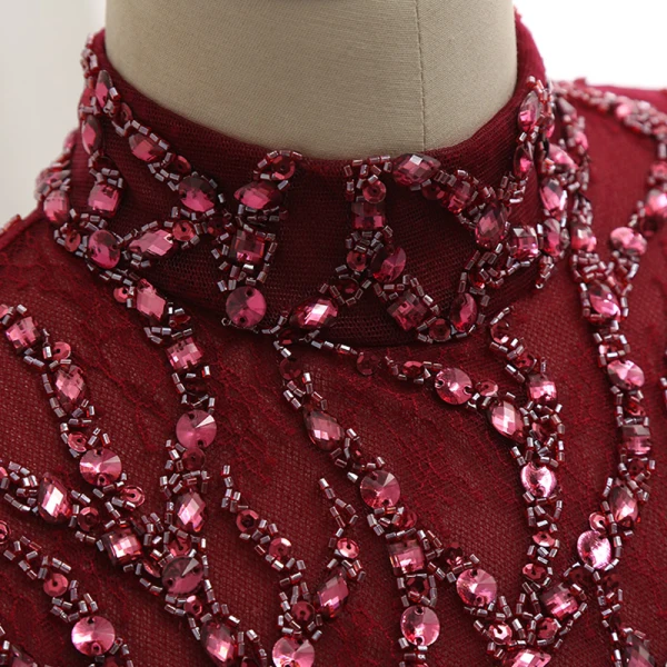 Unika Burgundy Aftonklänningar 2017 Trumpet / Sjöjungfru Beading Hög Hals Halterneck Långärmad Svep Tåg Afton