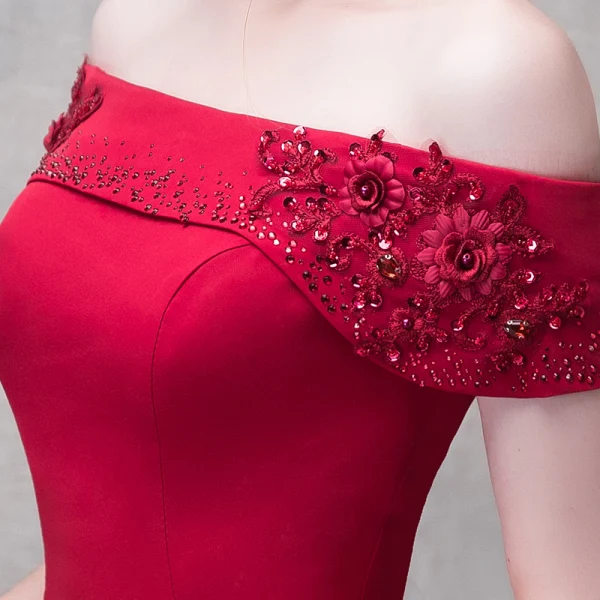 Snygga / Fina Burgundy Aftonklänningar 2017 Trumpet / Sjöjungfru Konstgjorda Blommor Kristall Rhinestone Paljetter Av Axeln Halterneck Korta ärm Ankellång Formella Klänningar