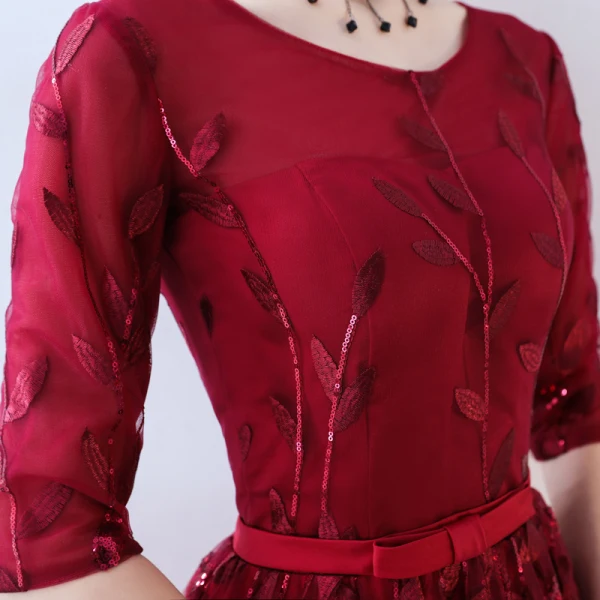 Chic / Belle Bordeaux de retour Robe De Graduation 2017 Robe De Ceremonie En Dentelle Noeud Paillettes Encolure Dégagée 3/4 Manches Mi-Longues Princesse