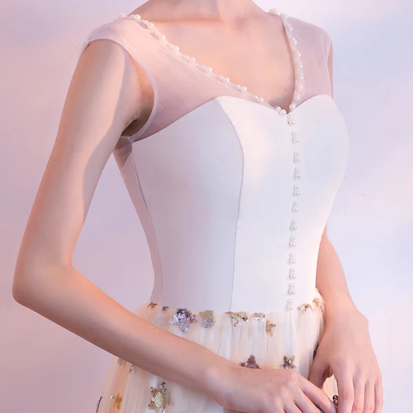 Élégant Champagne de retour Robe De Graduation 2017 Princesse Étoile V-Cou Dos Nu Sans Manches Thé Longueur Robe De Ceremonie