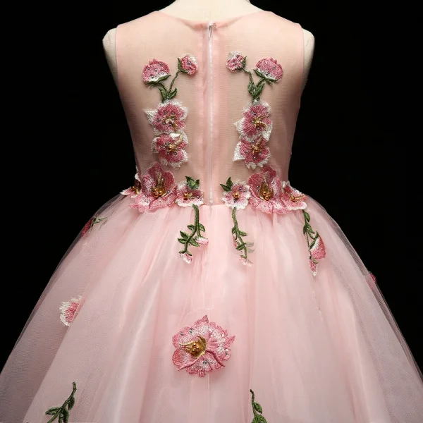 Chic / Beautiful Blushing Pink Flower Girl Dresses 2017 Ball Gown Lace Appliques Pearl Scoop Neck Sleeveless Short Wedding Party Dresses