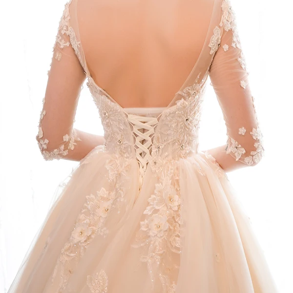 Elegante Champagner Brautkleider / Hochzeitskleider 2018 A Linie Perlenstickerei Perle Kristall Spitze Blumen Rundhalsausschnitt Rückenfreies 1/2 Ärmel Hof-Schleppe Hochzeit