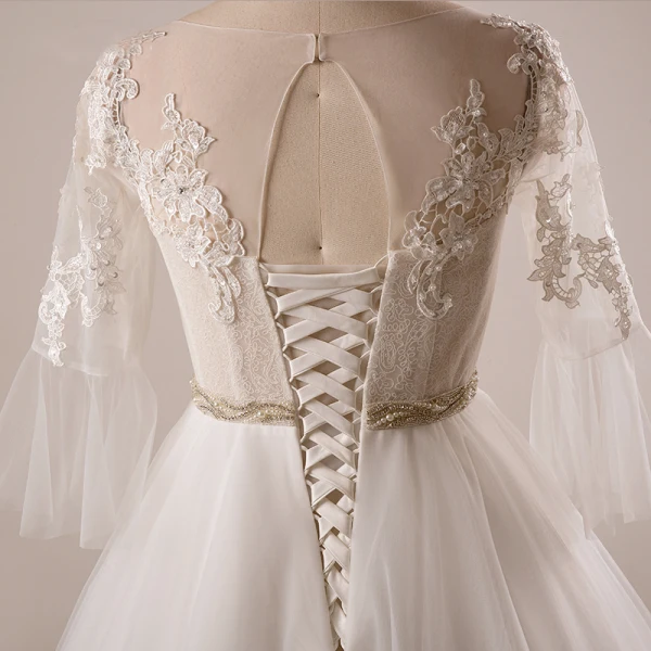 Unique Blanche Robe De Mariée 2017 Princesse V-Cou Tulle En Dentelle Perlage Appliques Dos Nu Mariage
