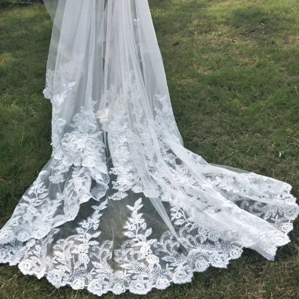Simple Blanche Mariage Tulle En Dentelle Appliques 4 m Cathedral Train Voile De Mariée 2018