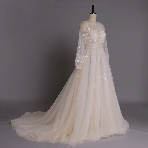 Luxe Fait main Champagne Robe De Mariée 2017 Princesse Encolure Dégagée Manches Longues Perlage Tulle Chapel Train