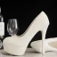 Unika Vita 14 cm Brudskor 2018 Pande Zote Toe Röda mattan Bröllop Beading Pärla Högklackade Pumps