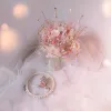 Bloemenfee Elegante Blozen Roze Bruidsboeket 2020 Metaal Appliques Kralen Kristal Veer Bloem Rhinestone Bruids Huwelijk Accessoires