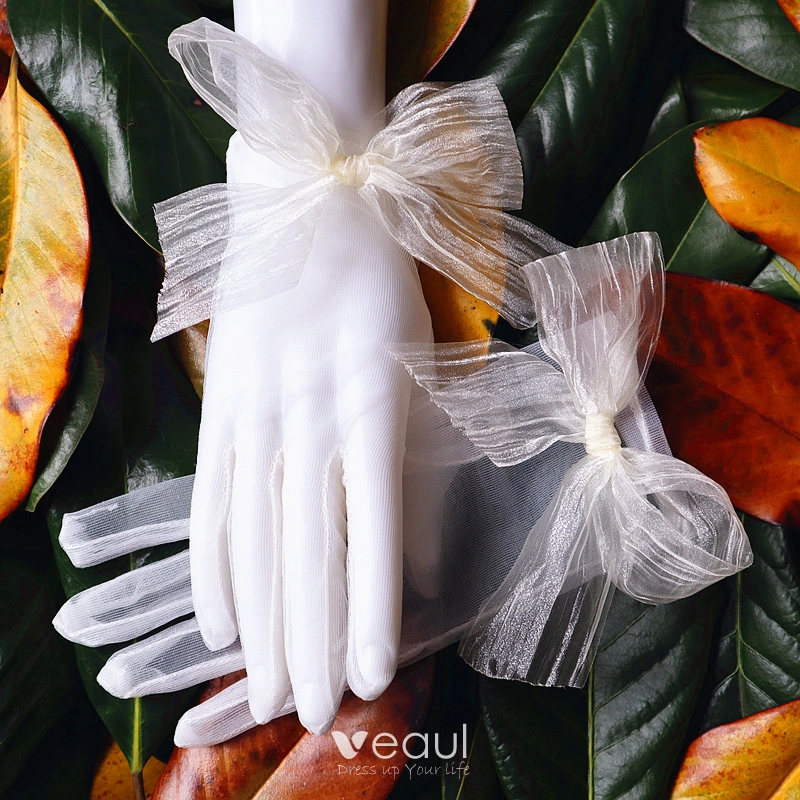 Elegant white store gloves