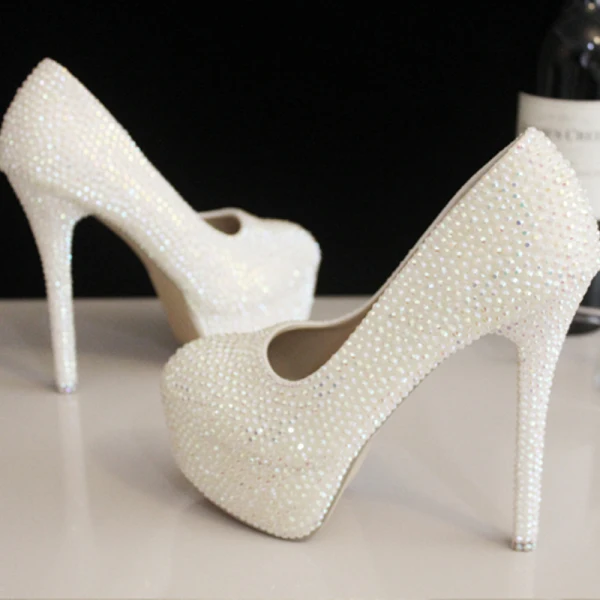 Unika Vita 14 cm Brudskor 2018 Pande Zote Toe Röda mattan Bröllop Beading Pärla Högklackade Pumps