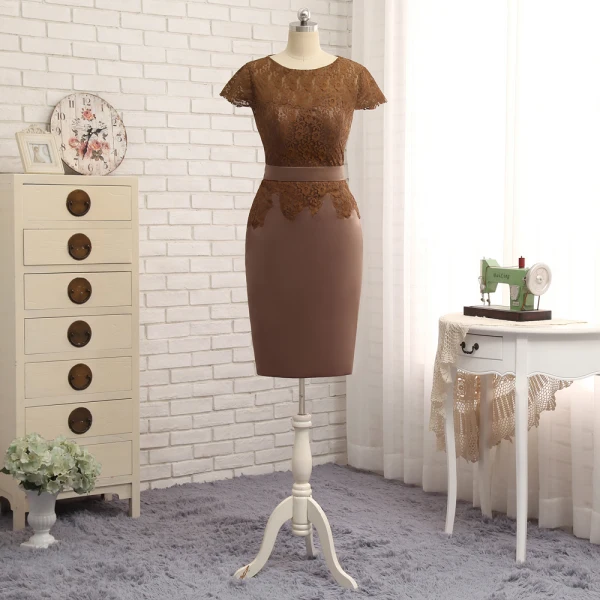 Amazing / Unique Brown With Shawl Trumpet / Mermaid Mother Of The Bride Dresses 2019 Lace Satin U-Neck Embroidered Church Short Wedding Party Dresses