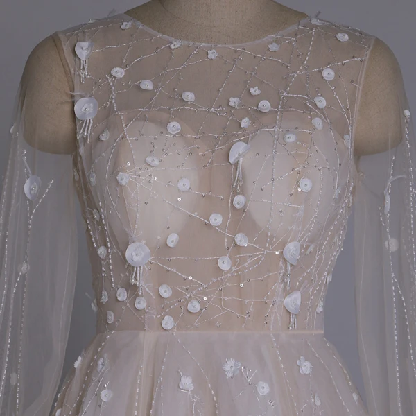 Luxe Fait main Champagne Robe De Mariée 2017 Princesse Encolure Dégagée Manches Longues Perlage Tulle Chapel Train
