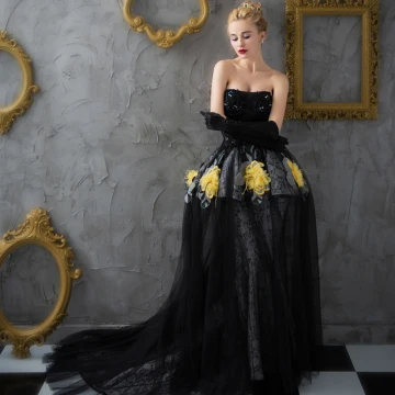 Amazing Unique Black Prom Dresses 2017 Trumpet Mermaid Lace Strapless Appliques Backless Beading Prom Formal Dresses