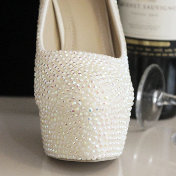 Unika Vita 14 cm Brudskor 2018 Pande Zote Toe Röda mattan Bröllop Beading Pärla Högklackade Pumps